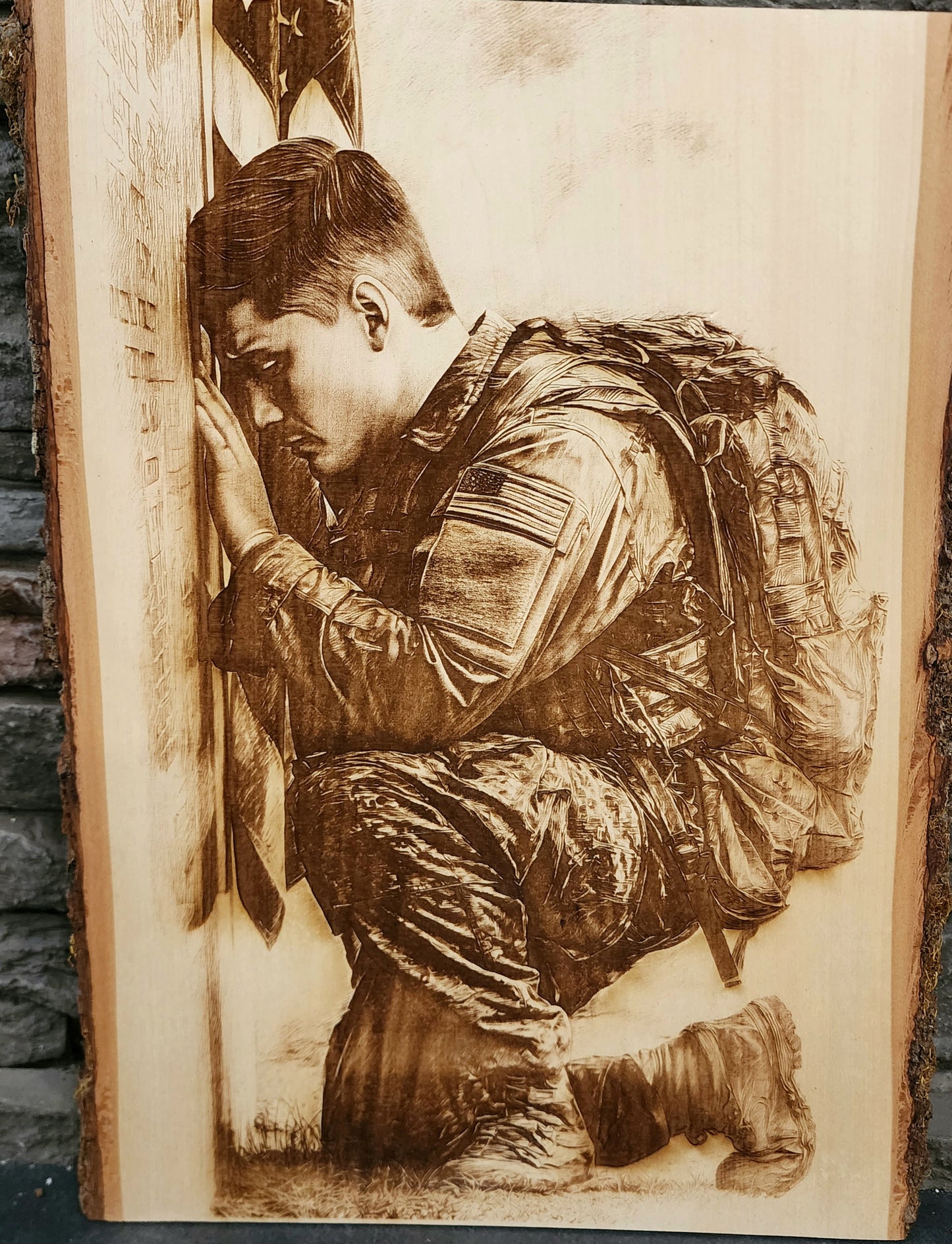 Kneeling Soldier Tribute – Laser Engraved on Live Edge Wood | Patriotic Military Wall Art